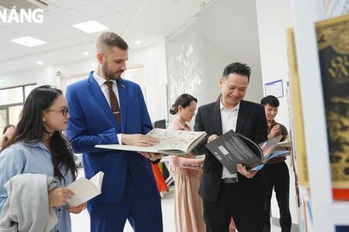 Trường Đại học Sư phạm tiếp nhận 'Góc sách Ba Lan'