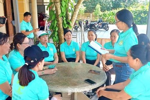 Xóm Xanh góp sức giữ rừng