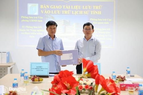 Bàn giao tài liệu vào Lưu trữ lịch sử tỉnh Đồng Nai năm 2024