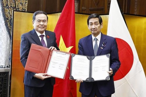 Chủ tịch Quốc hội Trần Thanh Mẫn hội đàm với Chủ tịch Thượng viện Nhật Bản Sekiguchi Masakazu