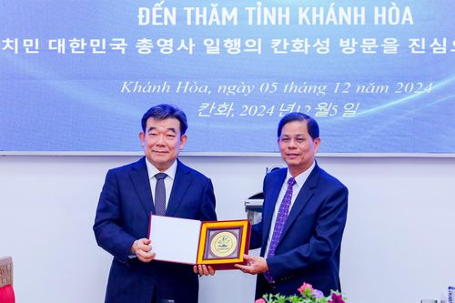 Chủ tịch UBND tỉnh Nguyễn Tấn Tuân tiếp Tổng Lãnh sự Hàn Quốc tại TP. Hồ Chí Minh