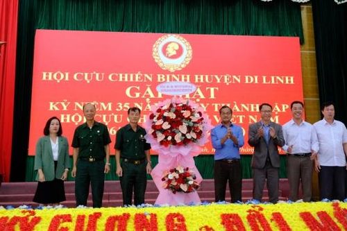 Di Linh: Gặp mặt truyền thống kỷ niệm 35 năm Ngày thành lập Hội Cựu chiến binh Việt Nam