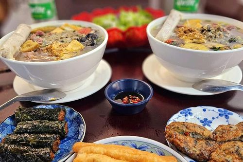 Hà Nội: Quán bún gia truyền Lê Phan ở Kim Mã có gì đặc biệt để hút khách Tây, khách ta nườm nượp?