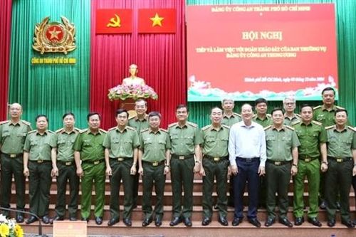 Giữ vững ANTT, góp phần xây dựng, phát triển TP mang tên Bác
