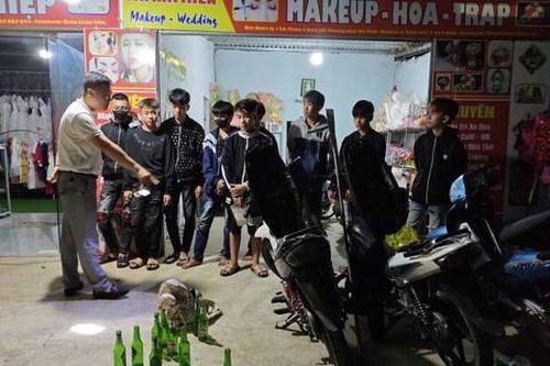 Hệ lụy từ việc 'đi bão' của giới trẻ