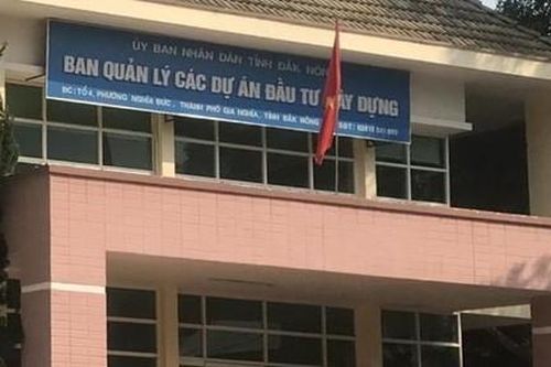 'Sếp' xin nghỉ việc vì… xài bằng giả