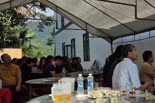 Va chạm với ô tô, hai bố con thầy giáo ở Quảng Bình chết thương tâm