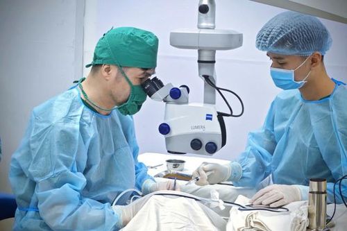 Điều trị bệnh đục thủy tinh thể hiệu quả tại Bệnh viện Mắt Hồng Sơn