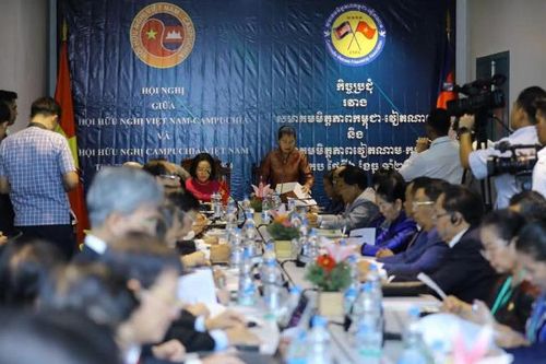 Việt Nam và Campuchia tăng cường hoạt động của Hội Hữu nghị