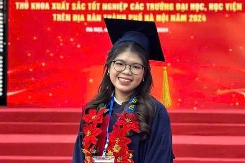 Nữ sinh Quảng Nam tốt nghiệp thủ khoa bật mí động lực theo đuổi ngành Tâm lý học