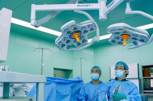 Cập nhật kỹ thuật mới về phẫu thuật cột sống