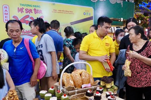 Thưởng thức hàng trăm món ngon tại 'Chợ Lớn Food Story'