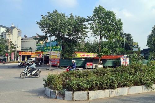 Hà Nội: Nhiều cơ sở kinh doanh lụp xụp, lấn chiếm vỉa hè ở Đại Mỗ