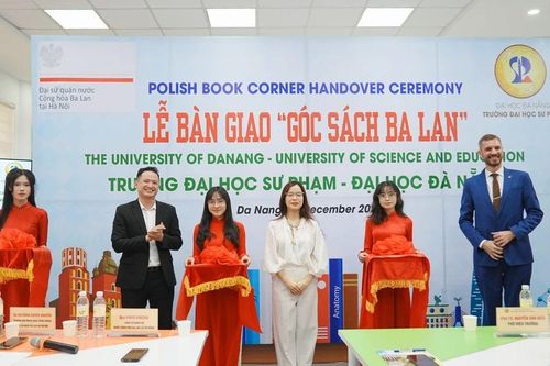 Đại sứ quán Cộng hòa Ba Lan tặng Góc sách Ba Lan cho Trường ĐH Sư phạm Đà Nẵng