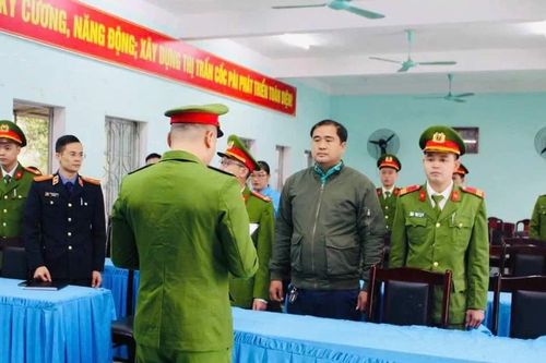Bắt một chủ tịch UBND thị trấn ở Hà Giang