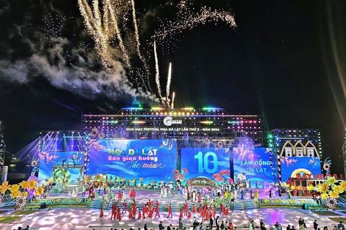 Hàng ngàn người dự lễ khai mạc Festival Hoa Đà Lạt lần thứ 10