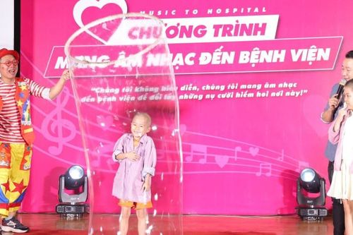 Chăm sóc tinh thần giúp người ung thư quên đi bệnh tật