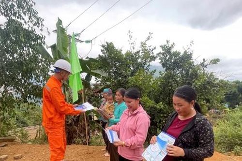 PC Điện Biên đưa ánh sáng về bản xa – Niềm vui trên vùng cao Tây Bắc