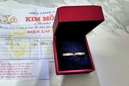 Chú rể ở Đắk Lắk đi ăn bún đỏ để quên… cặp nhẫn cưới