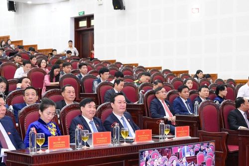 Kỳ họp thứ 25, HĐND tỉnh Nghệ An khóa XVIII thông qua 47 nghị quyết và tiến hành bế mạc