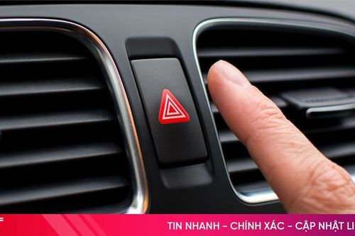 Có nên bật đèn khẩn cấp khi lùi xe?