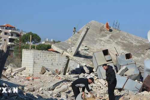 Israel không kích hai cửa khẩu biên giới giữa Liban và Syria