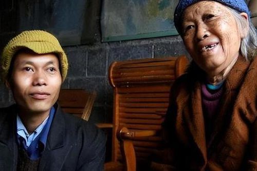 Thanh niên 24 tuổi mê đắm cụ bà 71, cùng 'thề non hẹn biển' kiếp sau tiếp tục làm vợ chồng