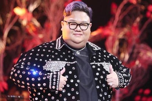 'Thần đồng âm nhạc nhí' Vương Khang nay thành đạo diễn nhiều chương trình, sự kiện lớn nổi tiếng