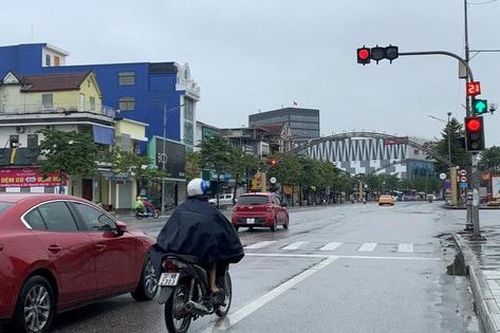 Ý nghĩa của đèn hình mũi tên theo quy chuẩn về báo hiệu đường bộ mới nhất