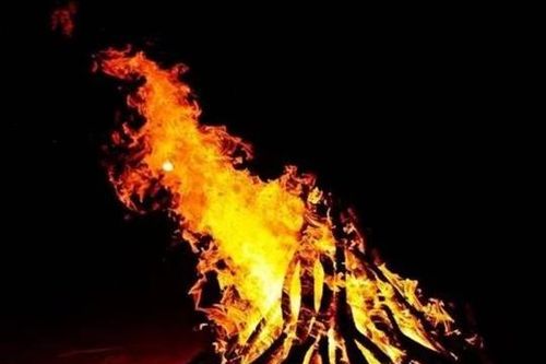 Không nên đốt lửa sưởi ấm ban đêm ở vùng đất Tây Tạng không có người, có thể liên lụy đến tính mạng! Tại sao lạ vậy?