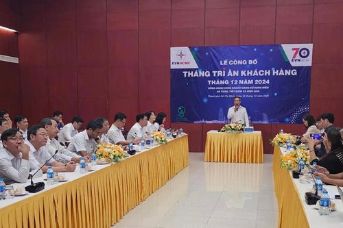EVNHCMC tổ chức nhiều hoạt động tri ân khách hàng
