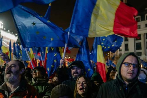 Tòa án Romania hủy bỏ cuộc bầu cử Tổng thống