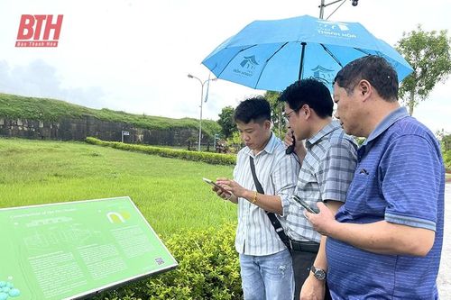 Thúc đẩy ứng dụng công nghệ số, du lịch thông minh