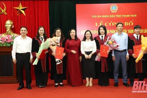 Công bố quyết định của Chủ tịch nước bổ nhiệm các chức danh thẩm phán