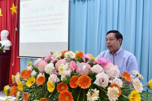 Phát triển du lịch nông nghiệp gắn với sản phẩm OCOP và làng nghề truyền thống