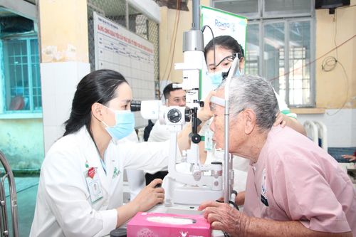 Công ty TNHH Rohto Mentholatum Việt Nam tổ chức chương trình thiện nguyện tại Trung tâm Bảo trợ xã hội và Công tác xã hội tỉnh