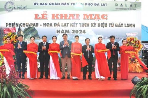 Khai mạc Phiên chợ rau - hoa 'Đà Lạt - Kết tinh kỳ diệu từ đất lành' 2024