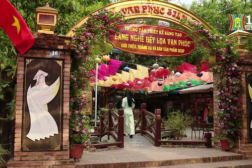 Sắc màu quê lụa trong Tuần lễ Văn hóa Làng nghề