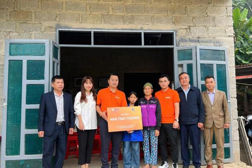 Tặng nhà cho trẻ em có hoàn cảnh khó khăn tại tỉnh Cao Bằng