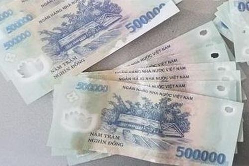 Dùng tiền giả để mua hàng, 3 thanh niên cùng lãnh án