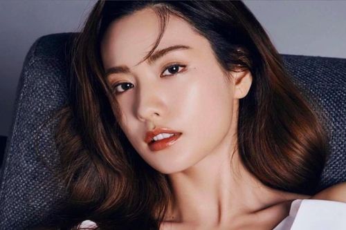 Sao Hàn 6/12: Sao nữ bị 100 đoàn phim từ chối vì quá đẹp, Lee Min Ho tái xuất