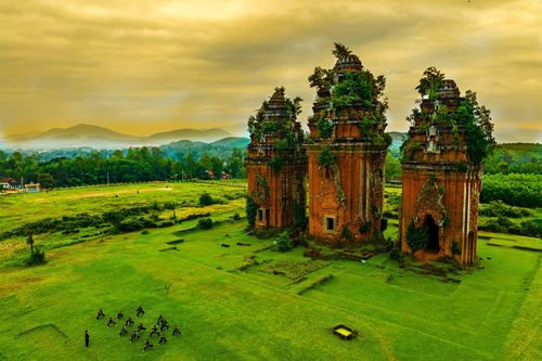 Khám phá cụm tháp Chăm bằng gạch cao nhất Đông Nam Á tại Bình Định