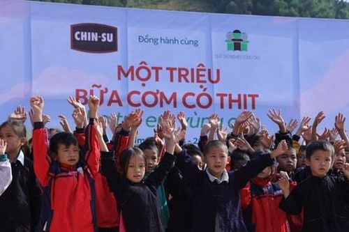 CHIN-SU tài trợ 'Một triệu bữa cơm có thịt' cho trẻ vùng cao - tiếp tục cuộc hành trình năm thứ 2