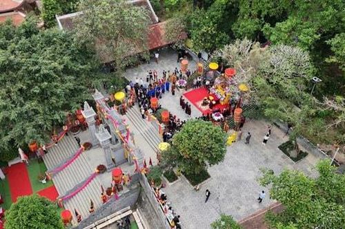 Ba Vì tổ chức Lễ dâng hương tưởng niệm Ngày hóa của Đức Thánh Tản Viên Sơn