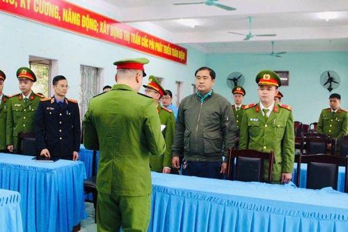 Bắt một chủ tịch UBND thị trấn ở Hà Giang