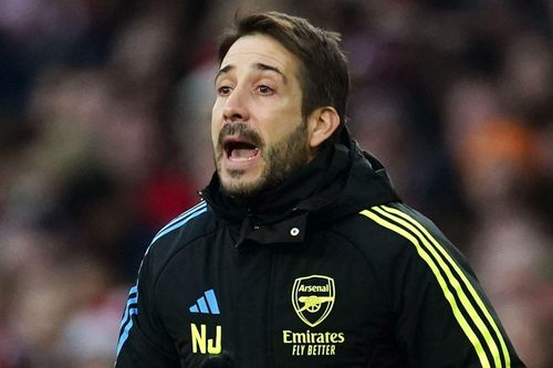 Arsenal thưởng lớn cho 'gã đáng ghét nhất bóng đá'