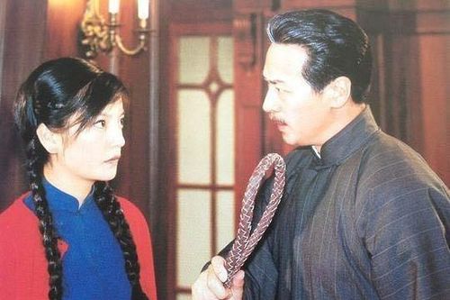 Dòng sông ly biệt - đứa con gái không biết sợ
