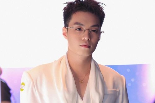 Negav bị phản ứng khi diễn trở lại ở concert