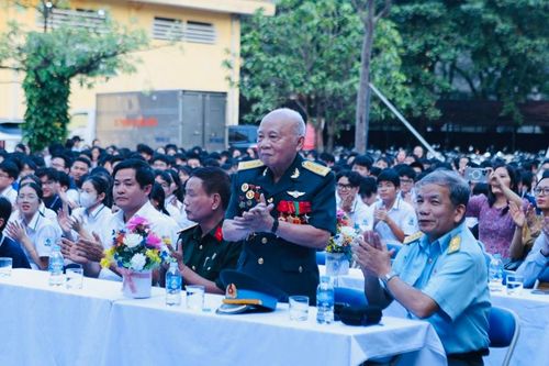 Tiếp lửa truyền thống ở mảnh đất 'ra ngõ gặp anh hùng'