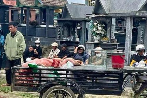 Đắk Lắk: bàng hoàng phát hiện thi thể quấn trong chăn bông tại nghĩa trang